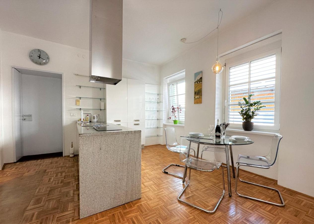 Charming Starry Night Apartment Ljubljana Buitenkant foto